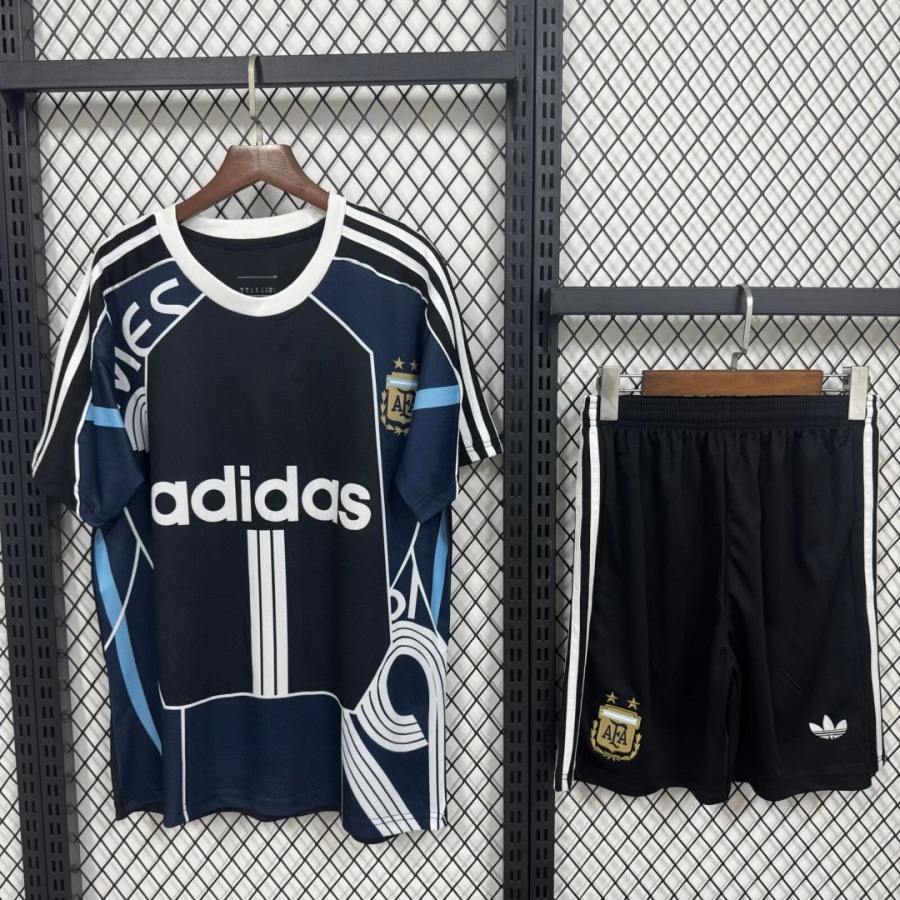 98d9c6acc521d88961edcdbe84d1e0de.jpg Argentinië Voetbalshirt 2026 Speciaal Volwassenen