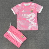 9ef7e86a7a5f9d0e98d9319bea4f2a53.png Real Madrid 25/26 Kinderen Roze Draak Uitshirt
