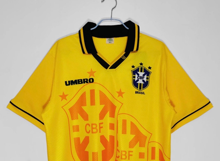 A173C19F-4FF9-4577-BDDF-2A3CDBE34338.jpg Voetbalshirt Brazilië 1994 Thuisshirt