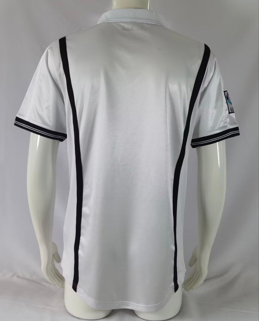 AD7F5178-F6AF-45E3-8936-EA3090D44FD6.jpg Valencia CF Thuisshirt 2000/01