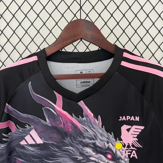 B05889A4-7F03-4087-BDD9-546F6D34EFCE_540x_a0aeb57b-28cf-4706-ae2a-dab249ad77b8.jpg Japan Voetbalshirt 2023-2024 Speciale Editie Draak