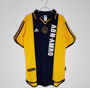 BA800827-D3B3-4C05-92C3-260D175808B8.jpg Ajax Amsterdam 2000/01 Uitshirt
