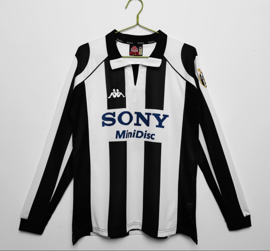BAE85E28-2CF7-4544-A7A1-9A6B4085170B.jpg Juventus Thuisshirt 1997/98 Lange Mouwen