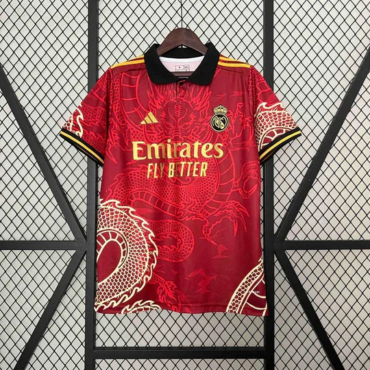 BC1019AC-9665-4CC0-8109-B3DE2C2C6CDA_540x_dd5ffa2c-32a2-49c4-96bc-5625fac4cecf.jpg Voetbalshirt Real Madrid Concept Draak 2024/25
