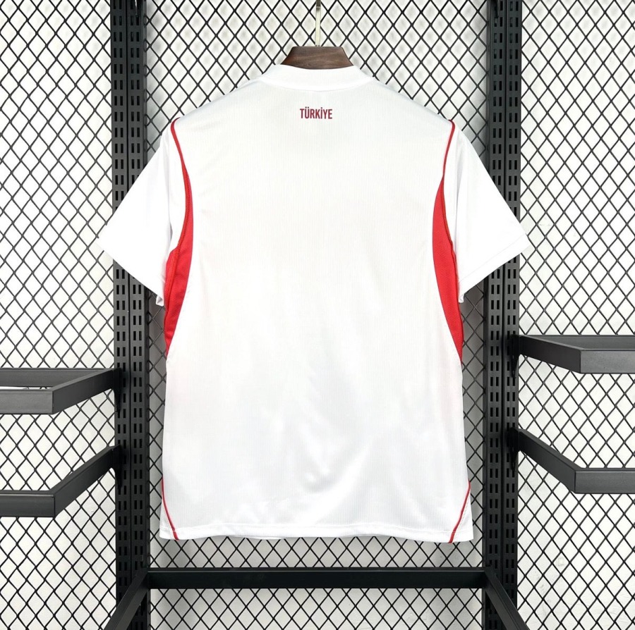 CAFF6041-79FF-4E19-9C32-0273C71E54FC.jpg Turkije Uitshirt 2026