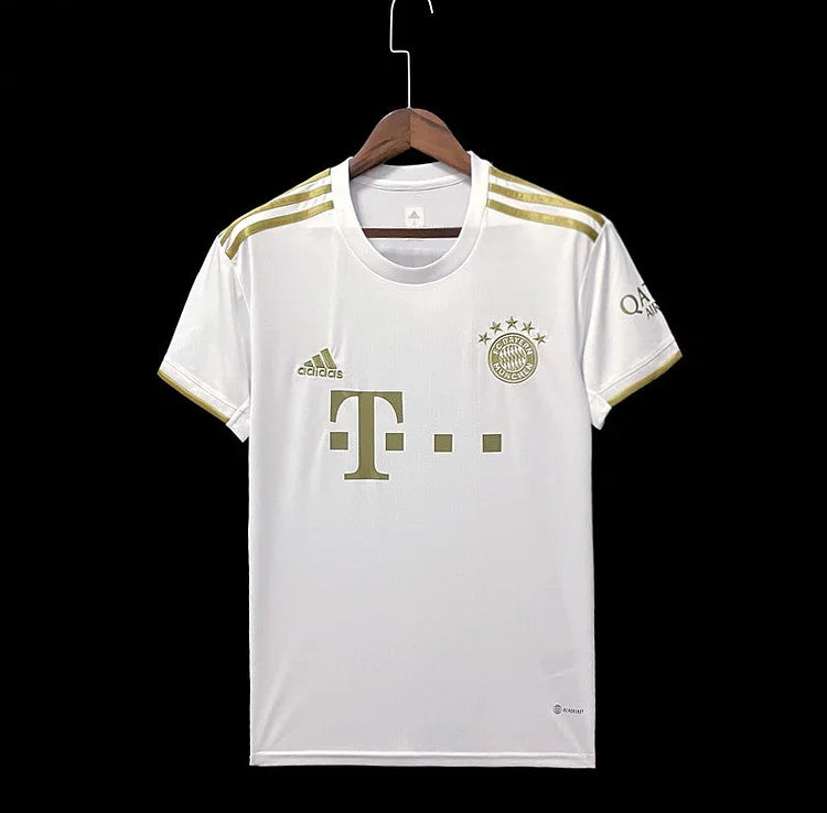 E78CE8C2-A8A8-46AF-A584-6B36CBF44A99.jpg Uitshirt Bayern München 2022-2023