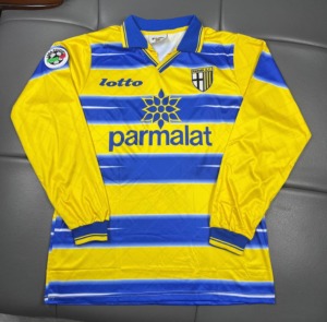 E92BB4A2-81F1-459B-9E25-8ED49FA34522.jpg Parma Thuisshirt 1998/99 Lange Mouwen