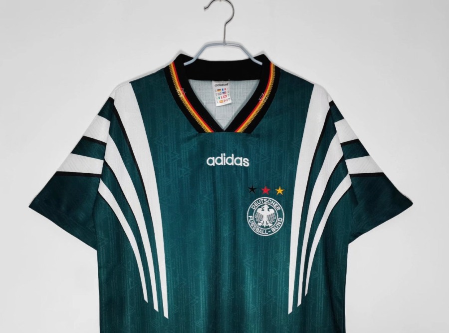 EC4E9C7E-72BC-4E4E-A201-6738E63142A8.jpg Duitsland Uitshirt 1996
