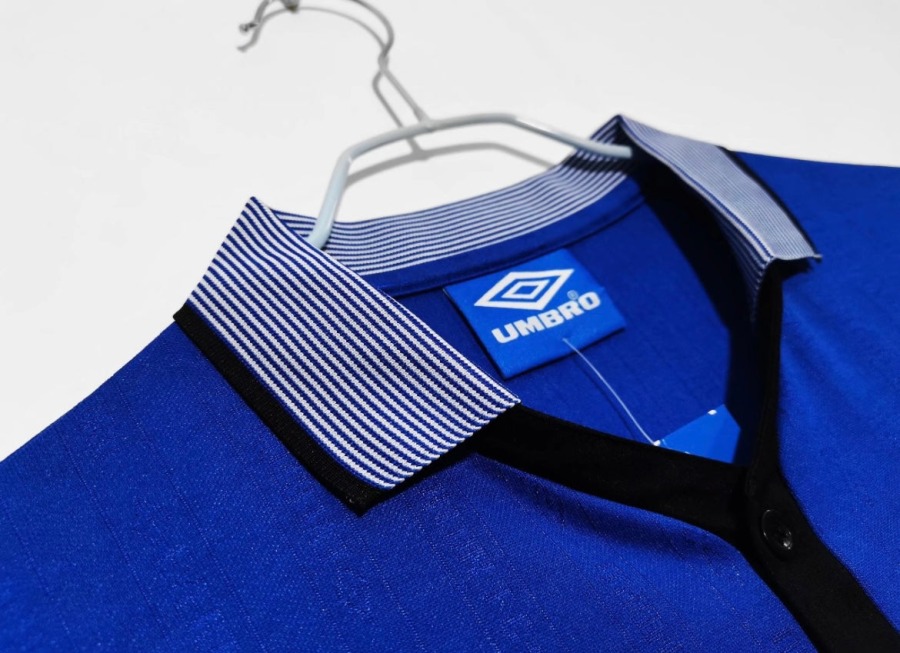 ECA5AB2D-FFFA-42E5-9552-9616898062C6.jpg Voetbalshirt Everton Thuisshirt 1995/96