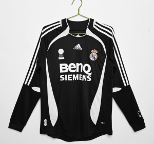 ECB8D9A8-8B9D-4537-B930-A0D9DB4F8357.jpg Real Madrid Uitshirt Lange Mouwen 2006/07