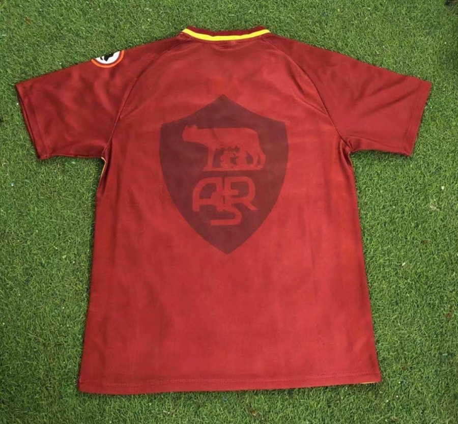 F0C1867D-3160-4F0E-9476-9DA692DCA2A6.jpg Voetbalshirt AS Roma 1997/98 Thuisshirt