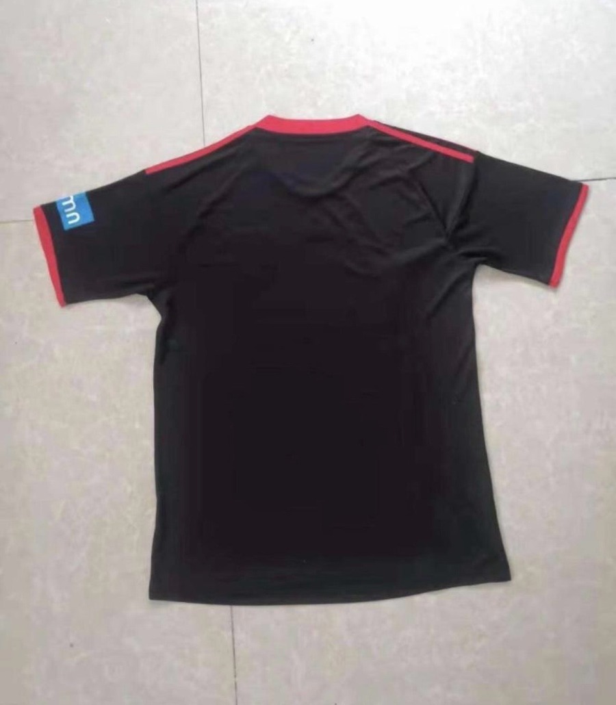F606C58E-F363-4DC8-8268-65264C37A3B8.jpg SL Benfica Uitshirt 2009/10
