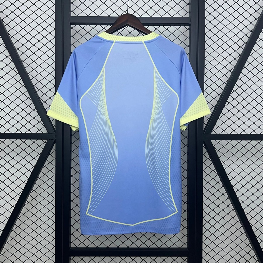FCBarceloneConceptMauve25_26flocage_jpg.jpg Barcelona 25/26 Special Edition Hemelsblauw Voetbalshirt