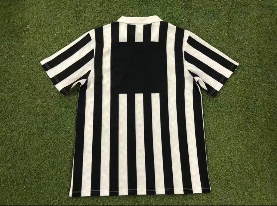 FullSizeRender_88d0a1da-d5ad-4331-b94d-766a0e1ee983.jpg Juventus Thuisshirt 1992/93
