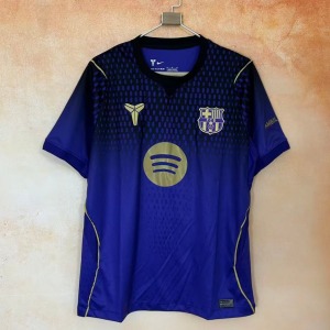 b06f8fa8eeab7330acec24eb2eb7dadb.jpg FC Barcelona 26/27 Speciale Editie Paars Voetbalshirt