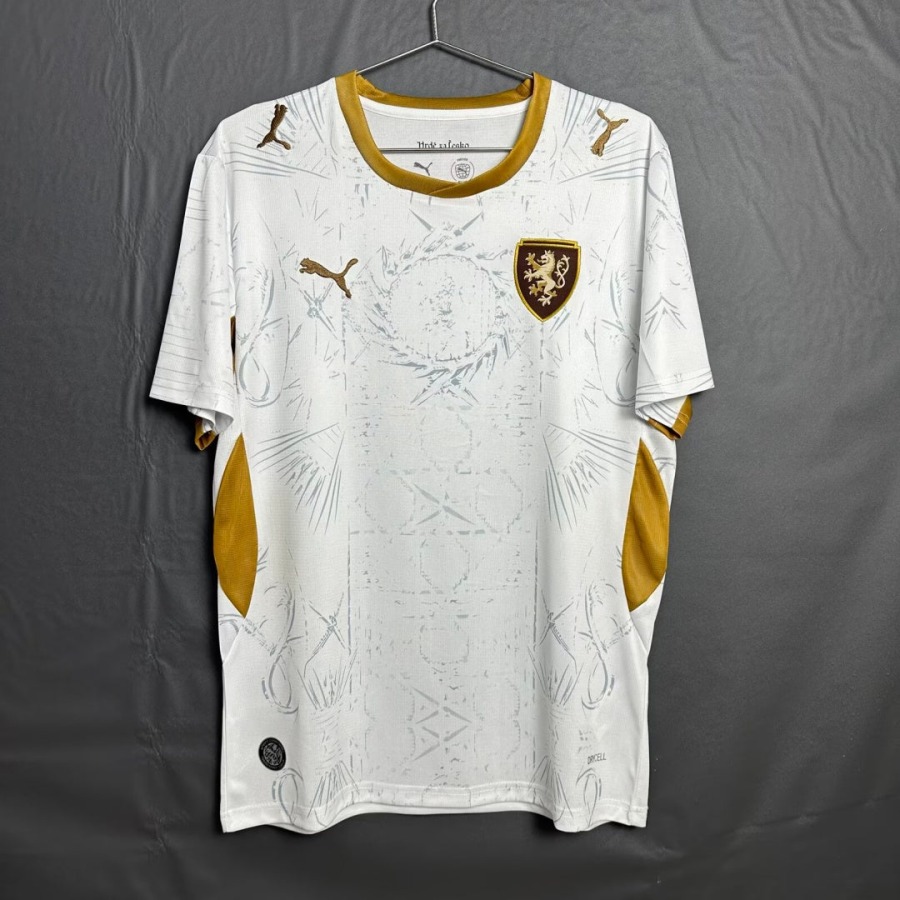b4e4b08e007a9311fd5cd635b407803d.jpg Tsjechië Uitshirt 2026