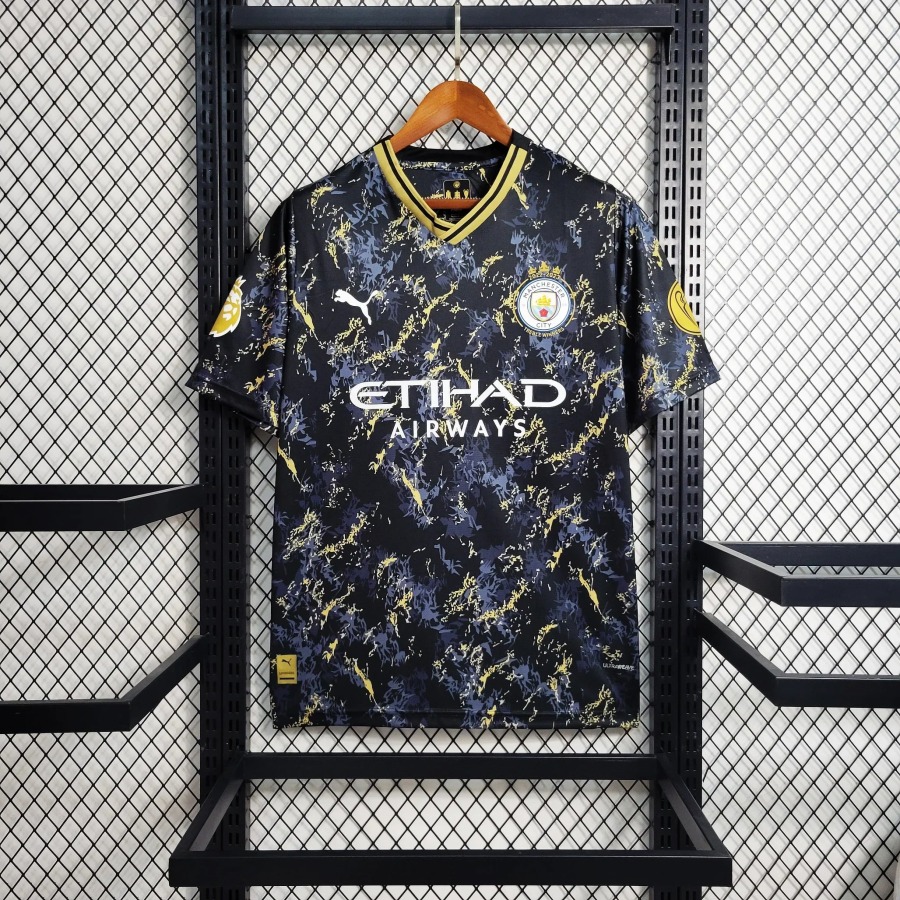 b8c41ef5ea28aa3cafd9cd774e70ea9b.jpg Voetbalshirt Manchester City 2023-2024 Speciale Editie