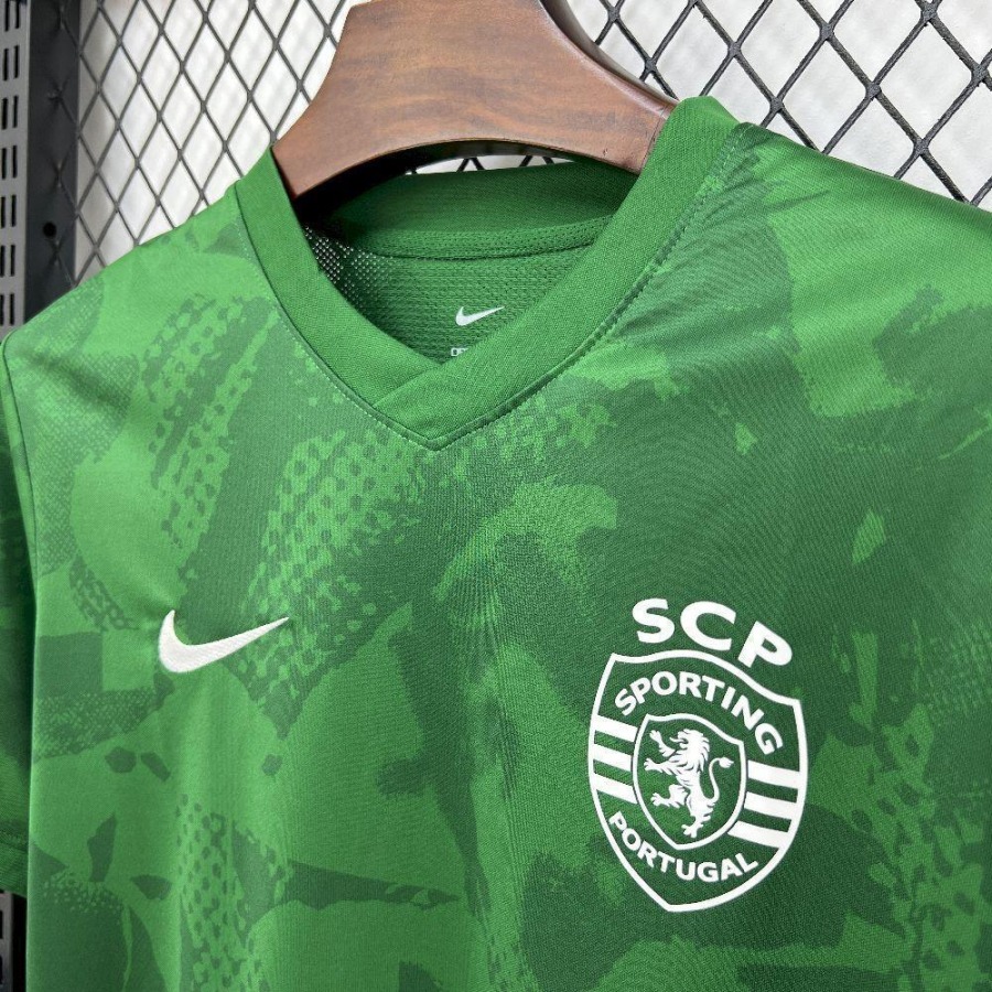c54e280b.jpg Sporting Trainingsshirt 2025-26