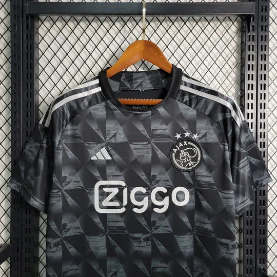 cb6f1734_540x_aa23d0b7-7419-4cea-ac0b-598240445318.jpg Ajax Derde Shirt Zwart 2023-2024