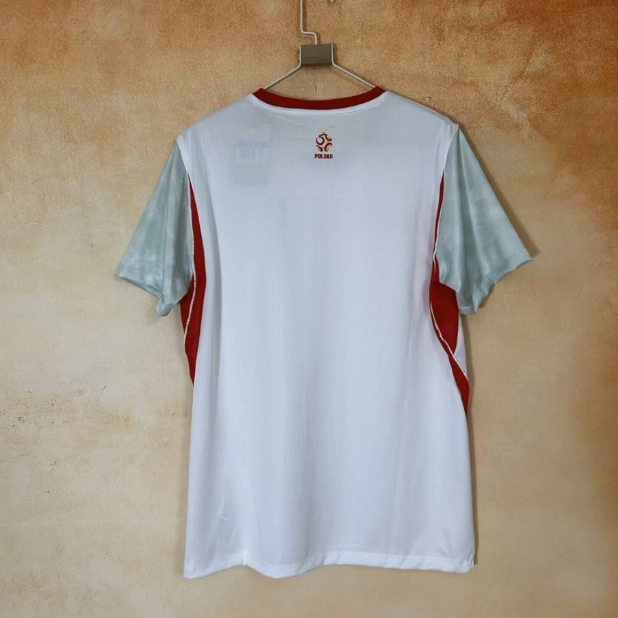 d03147e5fc9649ab467e5df213e25331.jpg Polen Thuisshirt 2026