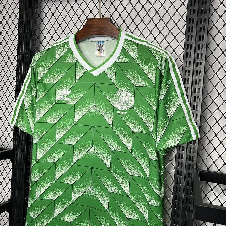 d7679d74e0f92bc3e328567bd1d9a2d9.jpg Voetbalshirt Duitsland Retro 1990