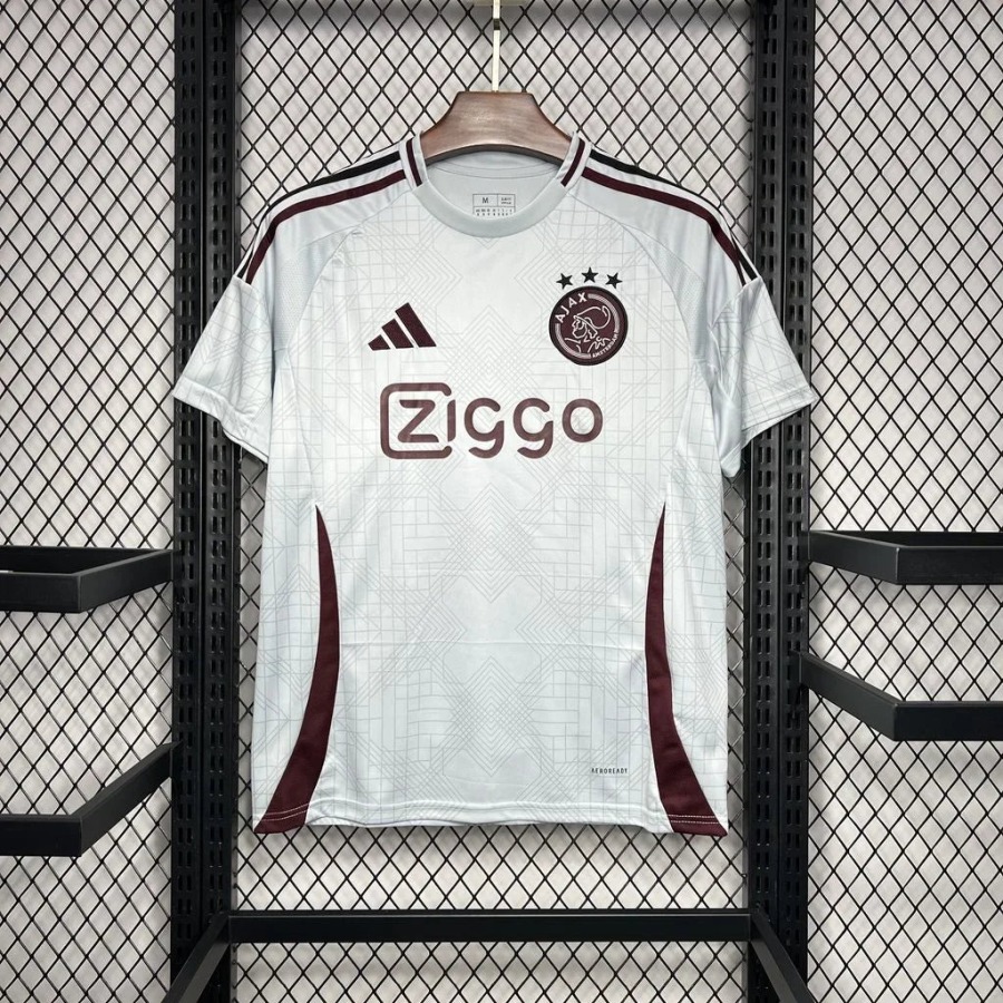 d767b6401396e1a4ad97c20d725d7999.jpg Voetbalshirt AJAX Amsterdam Derde 2024-2025