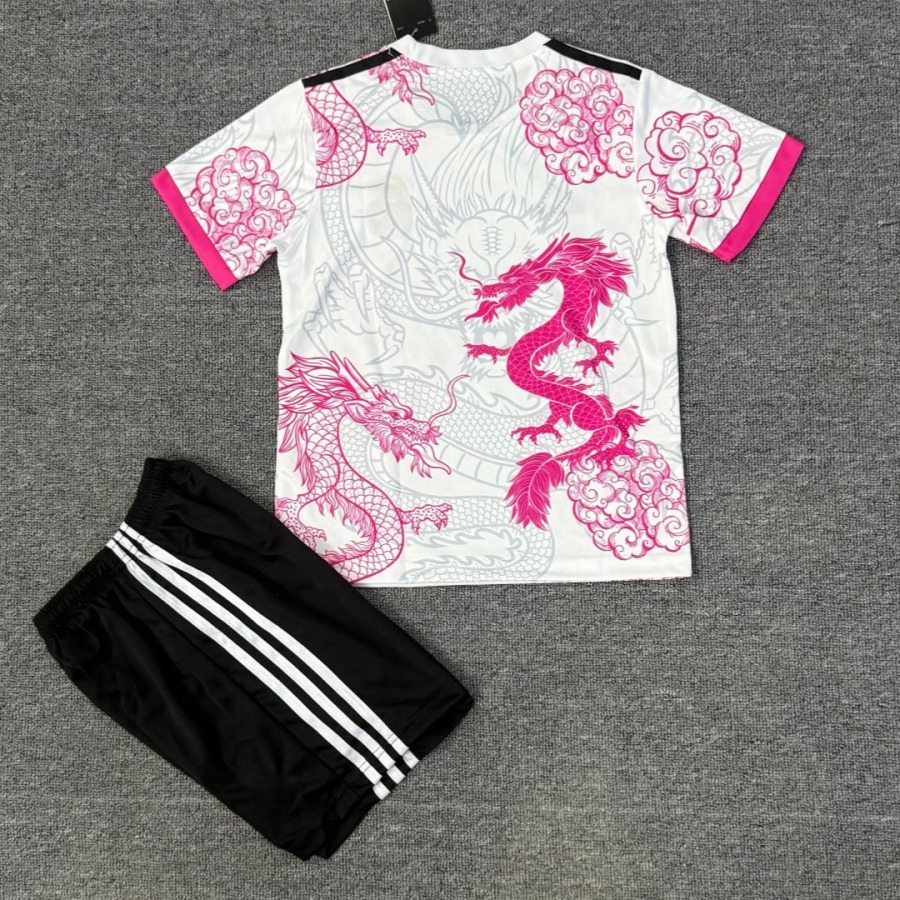 dbe13690be4220f89cc9a452f3d4da7b.jpg Real Madrid Voetbalshirt 25/26 Kinderen Roze Draak