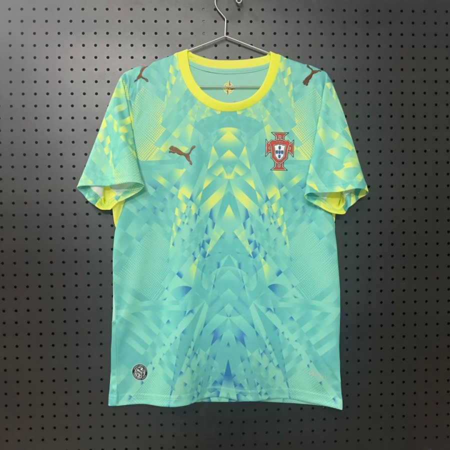 e6c30ba9d6086cff69ed1c9b78a1a085.jpg Portugal Keeper Shirt 2026 Groen