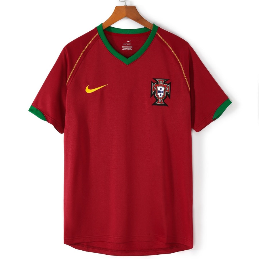 f3c1da85b932bca358bb15828f2932e5.jpg Portugal Thuisshirt Retro 2006