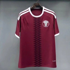 f3edaf1bfa5f16a73ba6055f860e1ece.jpg Qatar Thuisshirt 2025/26