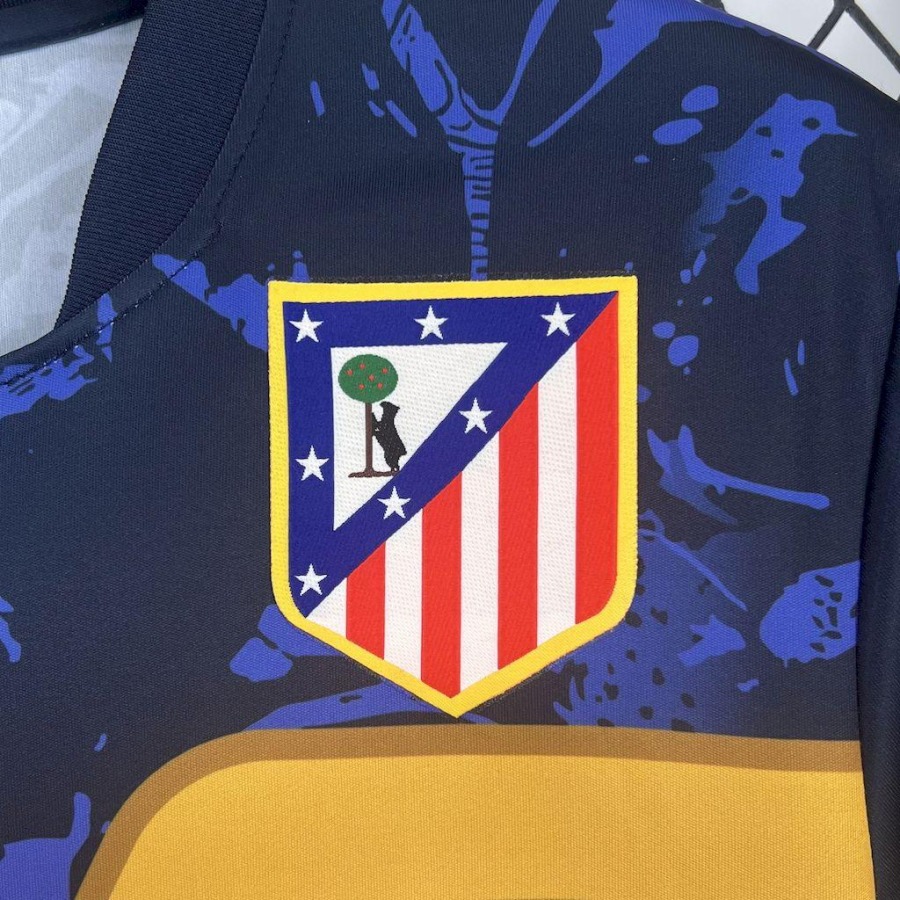 f4d4ba3b_1c171243-f1fb-4ba7-aa42-d9eb212e05e5.jpg Voetbalshirt Atlético Madrid Concept 2025-26