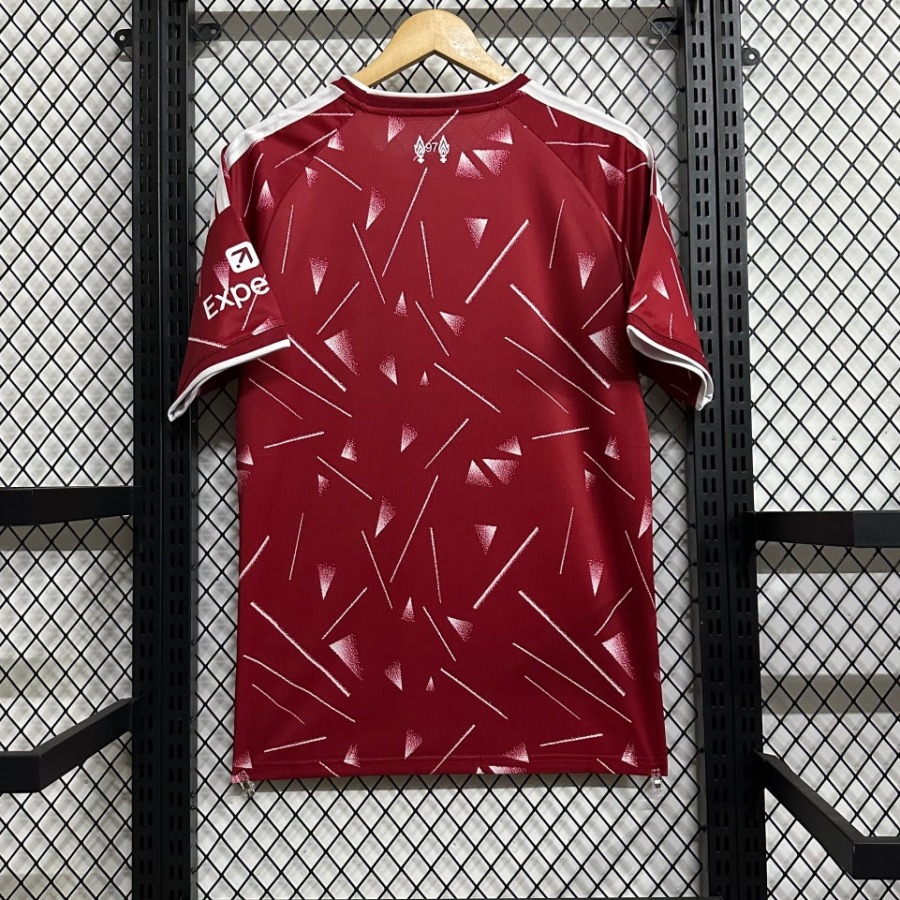 f7014b8571f0c2e4df5cbc8460c44076.jpg Liverpool 2026/27 Thuisshirt
