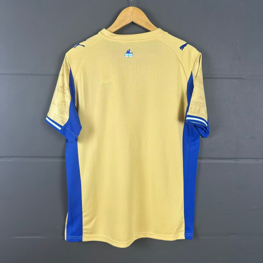 f9419ed2c5884cfff404fbf9dcbb00b3_46d8e10f-d154-4801-982b-62c5057c31ec.png Maillot Marseille 2025/26 Fourth