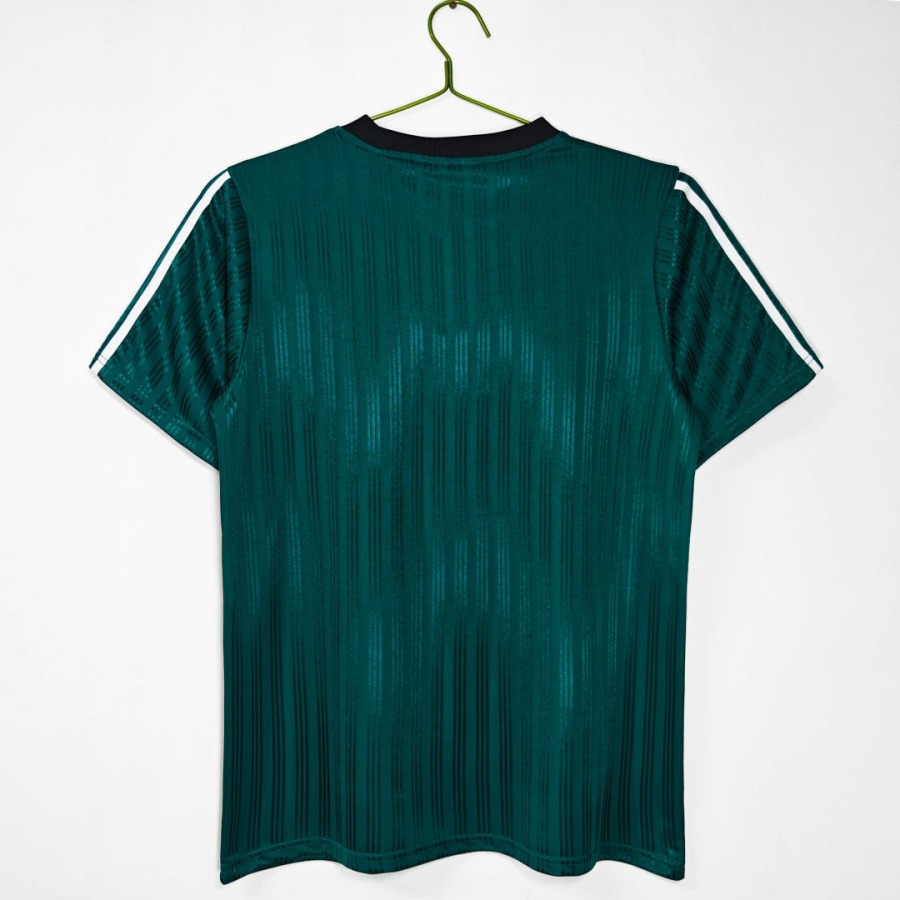 fd499fd7cf0354a290233b6aa599f231.jpg Liverpool Retro 1995 Groen Collector Voetbalshirt