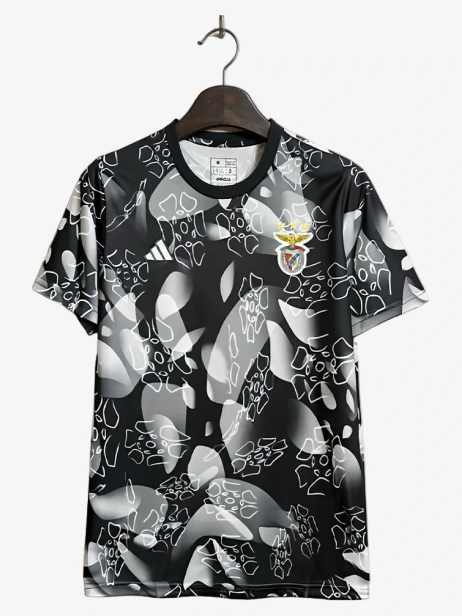 maillot-benfica-avant-match-noir-2024-2025 studio v12 Voetbalshirt Benfica Voorwedstrijd Zwart 2024-2025
