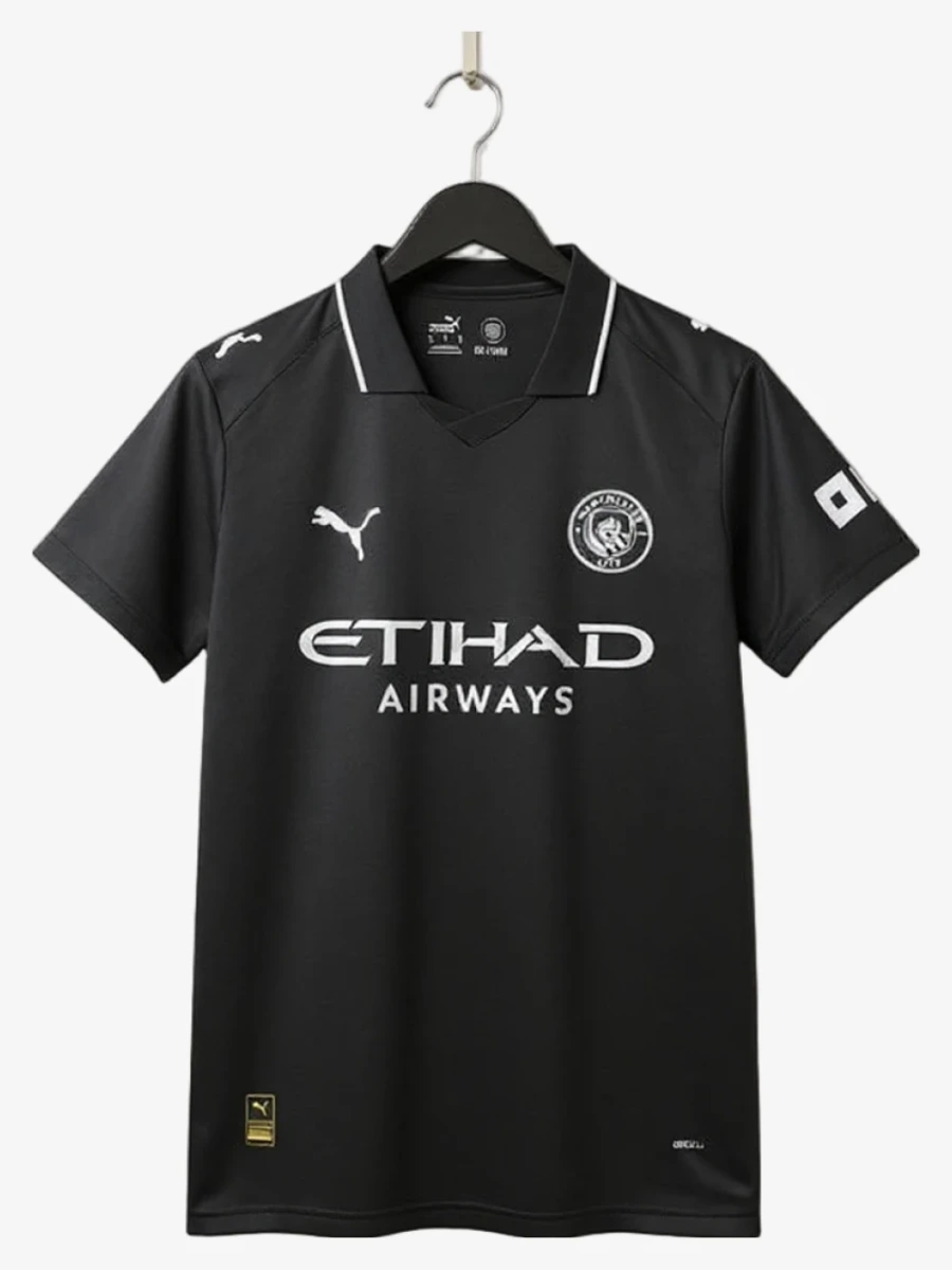 maillot-concept-manchester-city-edition-black-2025-2026 studio v12 Concept Voetbalshirt Manchester City Black Editie 2025-2026