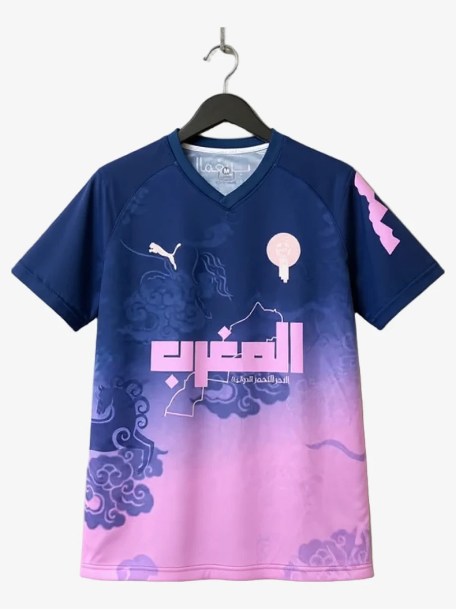 maillot-concept-maroc-edition-blue-rose-2025-2026 studio v12 Voetbalshirt Concept Marokko Editie Blauw Roze 2025-2026