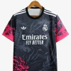 maillot-concept-real-madrid-edition-dragon-rougenoir-2024-2025 studio v12 Voetbalshirt Concept Real Madrid Editie Draak Roodzwart 2024-2025