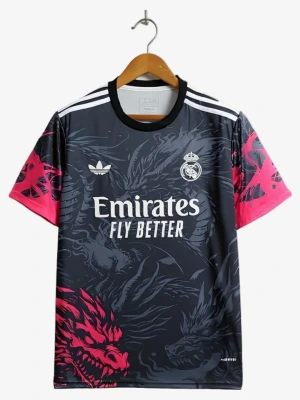 maillot-concept-real-madrid-edition-dragon-rougenoir-2024-2025 studio v12 Maillot Concept Réal Madrid Édition Dragon Rougenoir 2024-2025