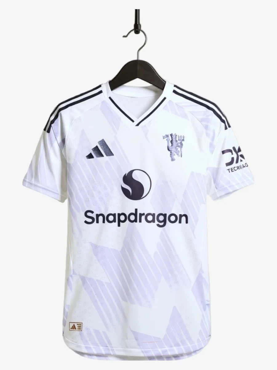 maillot-manchester-united-exterieur-2025-2026-2 studio v12 Voetbalshirt Manchester United Uitshirt 2025-2026