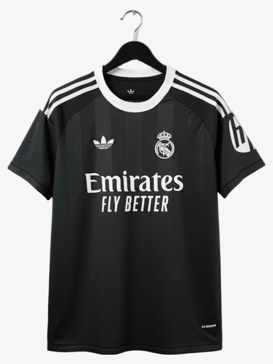 maillot-real-madrid-edition-gardien-noir-2025-2026 studio v12 Voetbalshirt Real Madrid Editie Keeper Zwart 2025-2026