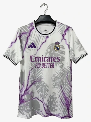 maillot-real-madrid-edition-speciale-2025-2026 studio v12 Maillot Real Madrid Édition Spéciale 2025-2026