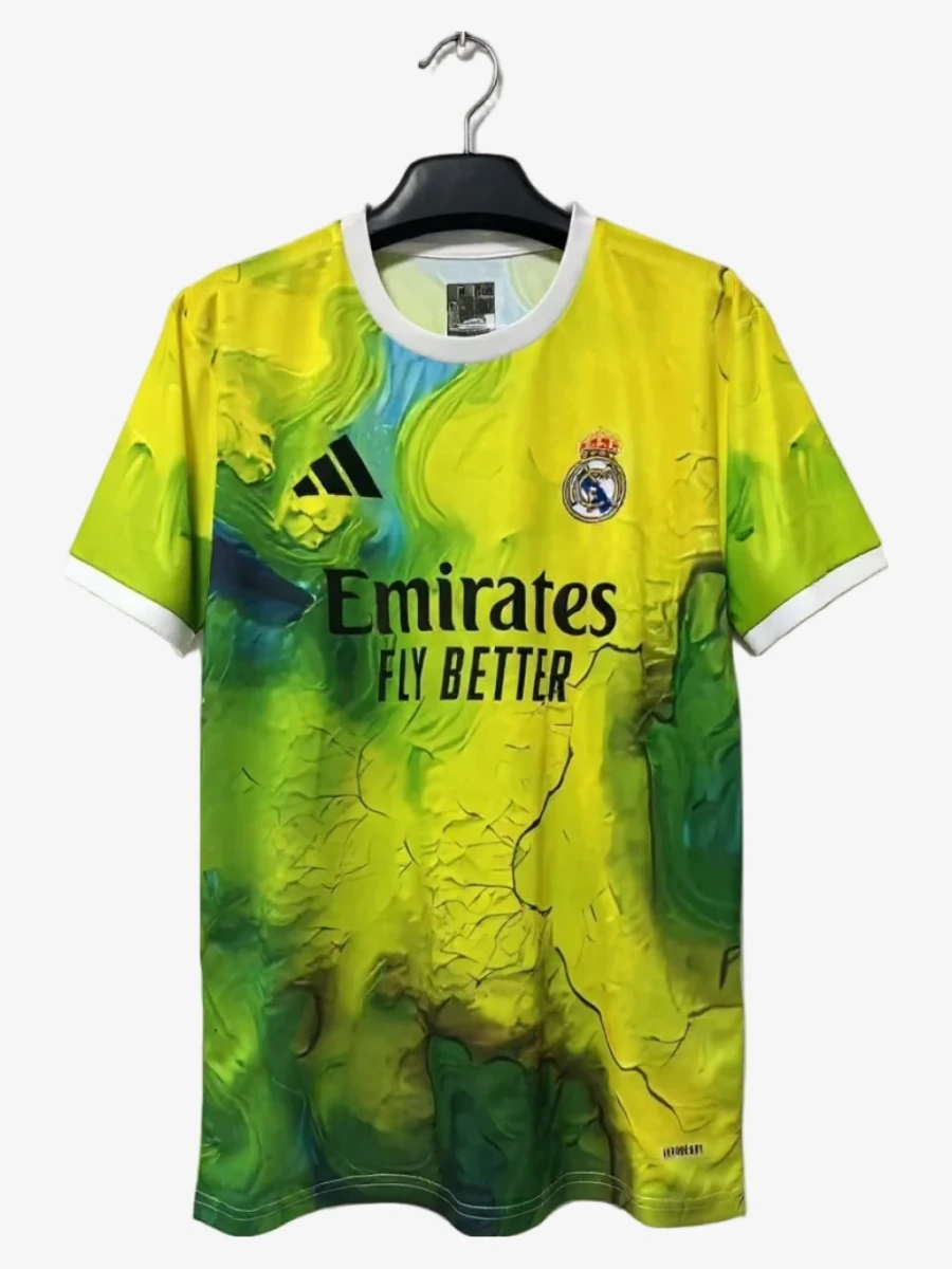 maillot-real-madrid-special-jaune-2025-2026 studio v12 Maillot Real Madrid Special Jaune 2025-2026